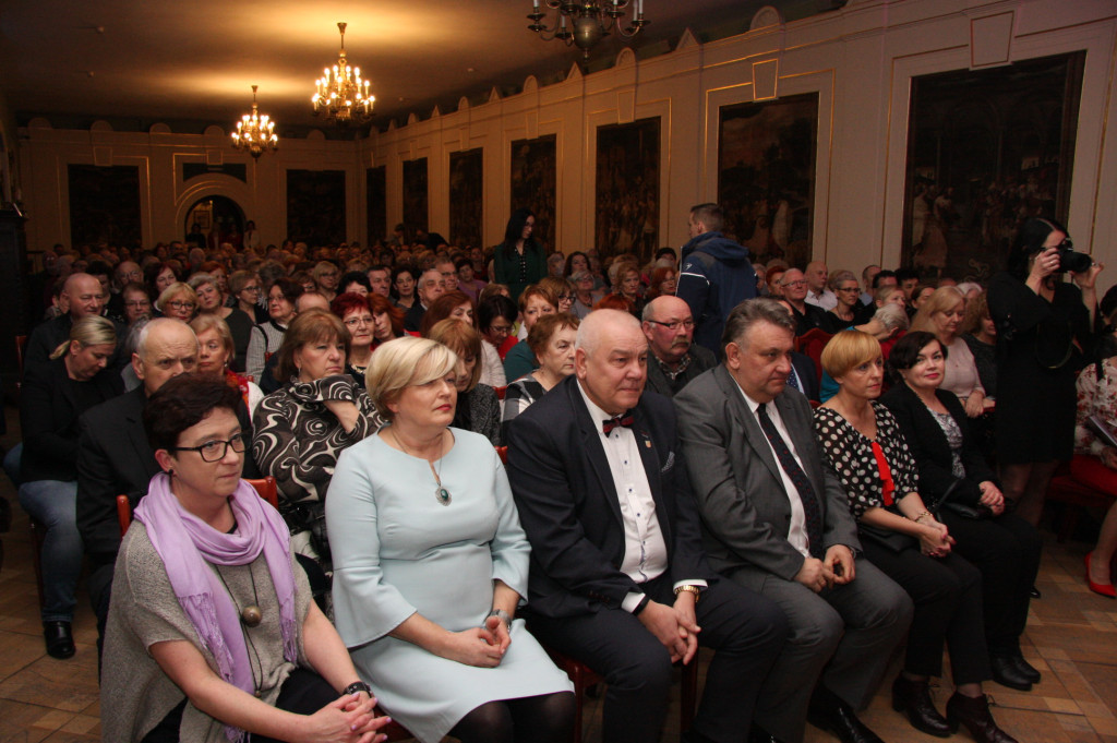 Amory w zamkowych salach. Muzycznie o miłości i Świętym Walentym