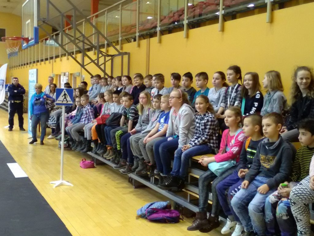 Dzień z Akademią Bezpieczeństwa w Publicznej Szkole Podstawowej nr 3 w Brzegu