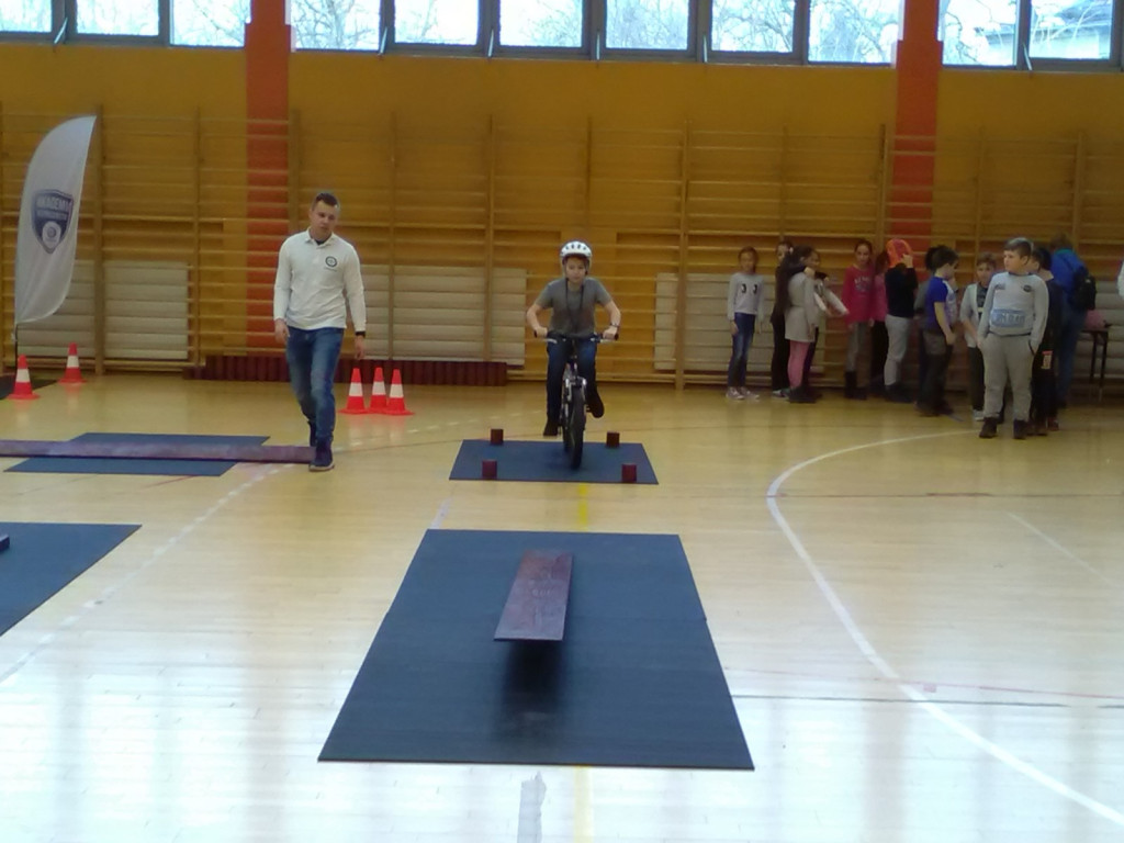 Dzień z Akademią Bezpieczeństwa w Publicznej Szkole Podstawowej nr 3 w Brzegu