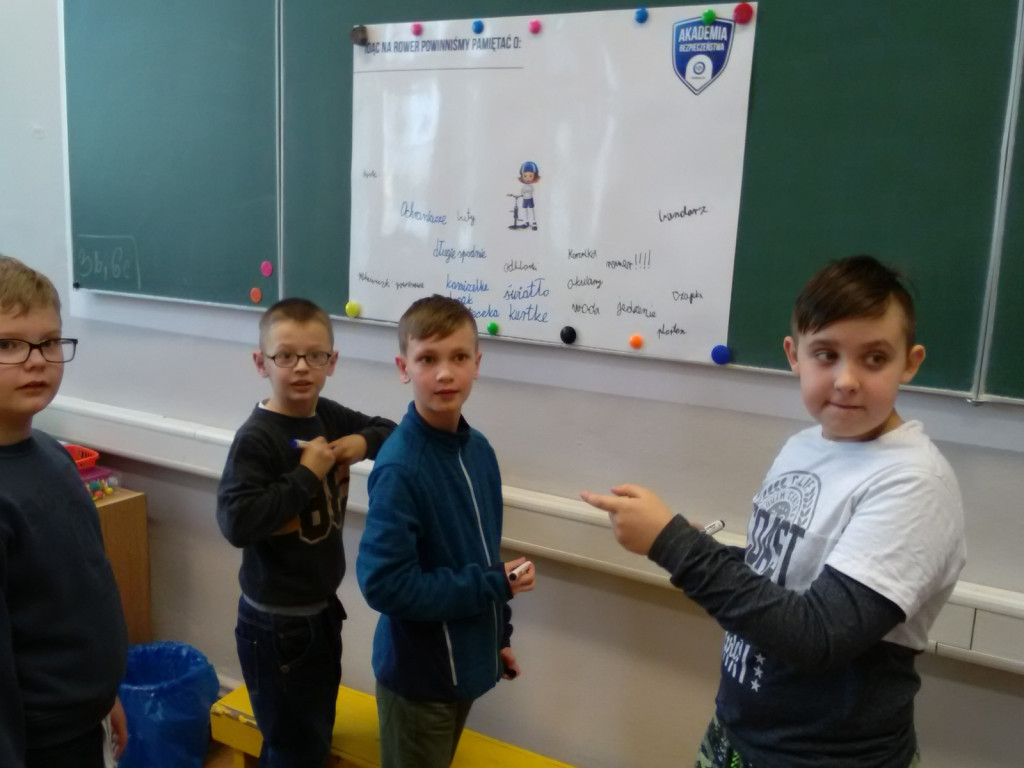 Dzień z Akademią Bezpieczeństwa w Publicznej Szkole Podstawowej nr 3 w Brzegu