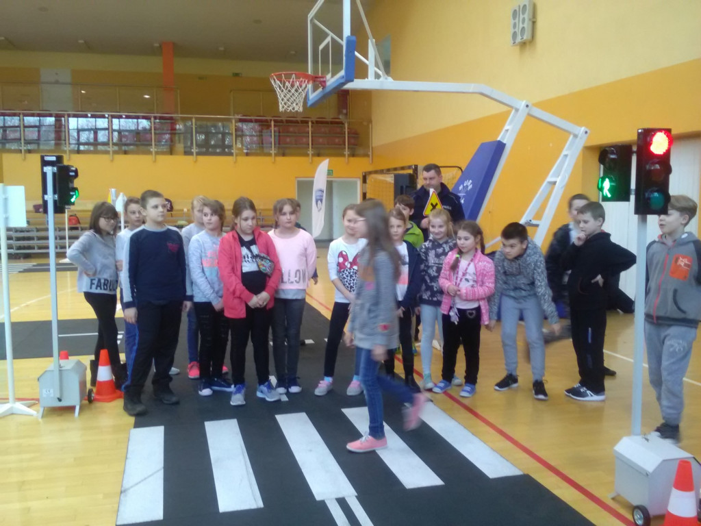 Dzień z Akademią Bezpieczeństwa w Publicznej Szkole Podstawowej nr 3 w Brzegu