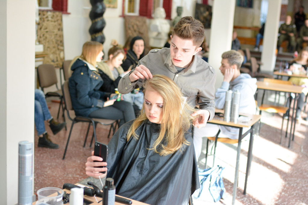 I Wojewódzka Olimpiada Fryzjerska w ZSB Brzeg [fotorelacja]