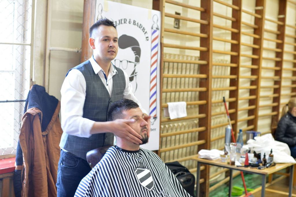 I Wojewódzka Olimpiada Fryzjerska w ZSB Brzeg [fotorelacja]