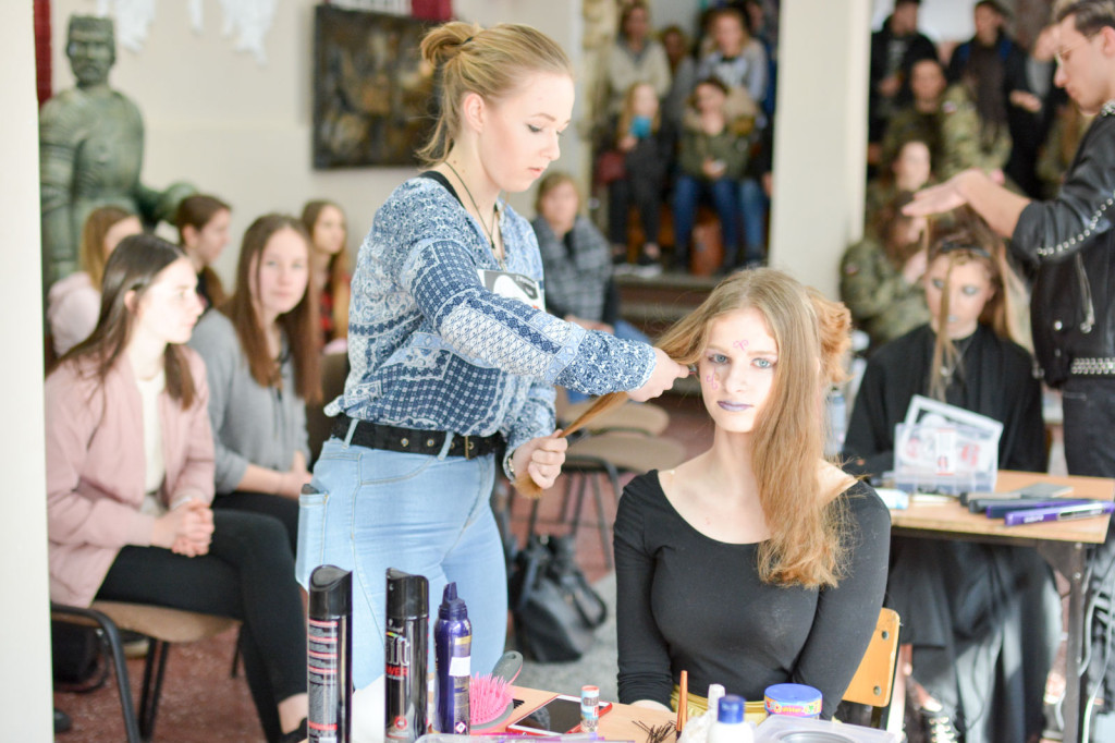 I Wojewódzka Olimpiada Fryzjerska w ZSB Brzeg [fotorelacja]