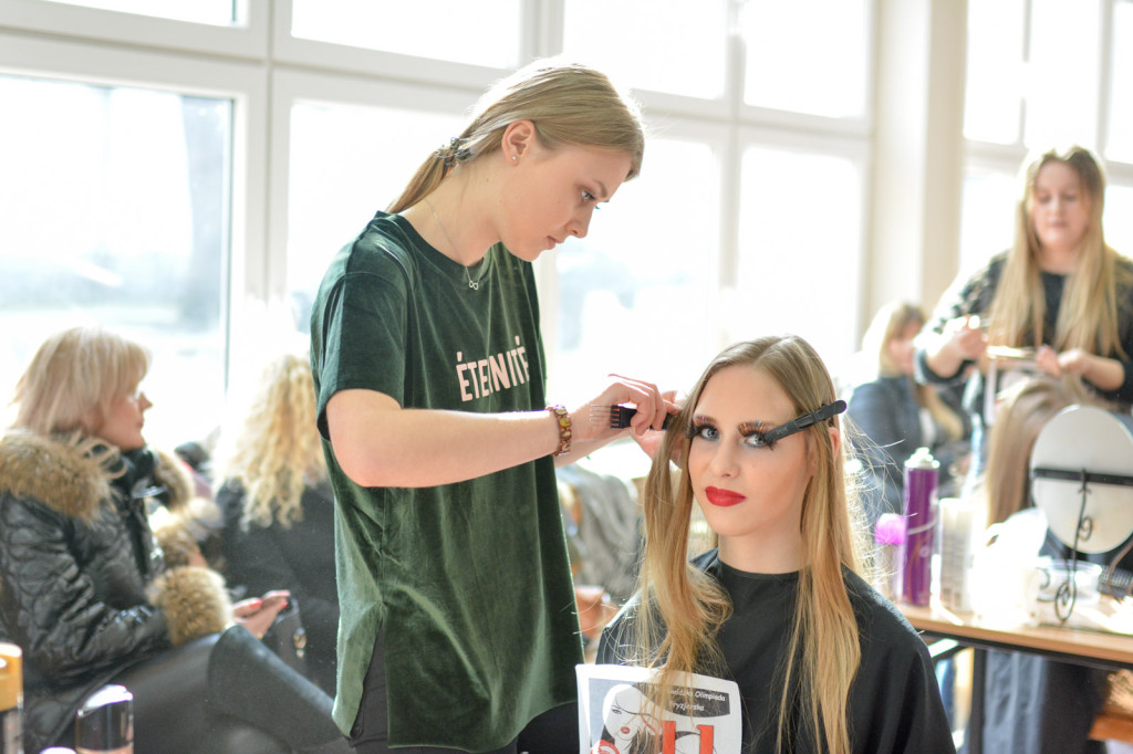 I Wojewódzka Olimpiada Fryzjerska w ZSB Brzeg [fotorelacja]