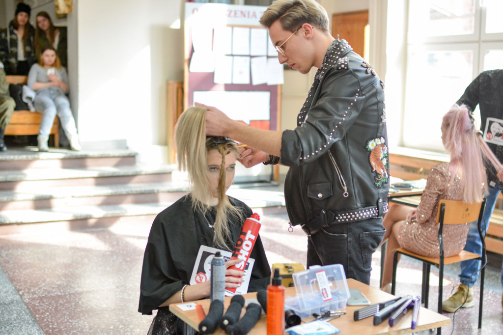 I Wojewódzka Olimpiada Fryzjerska w ZSB Brzeg [fotorelacja]