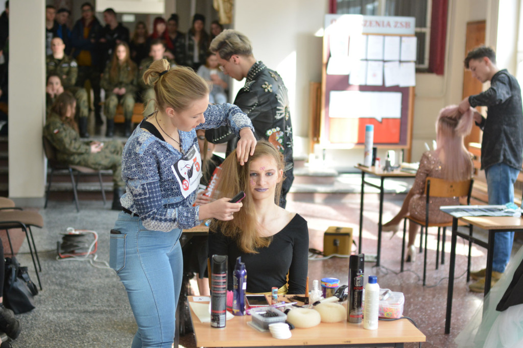 I Wojewódzka Olimpiada Fryzjerska w ZSB Brzeg [fotorelacja]