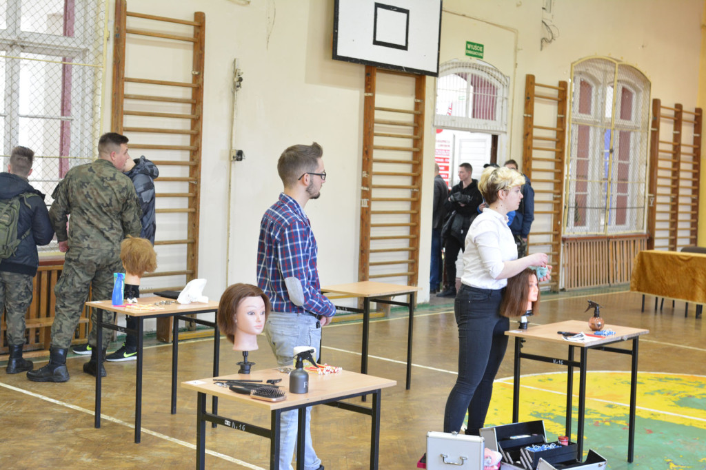 I Wojewódzka Olimpiada Fryzjerska w ZSB Brzeg [fotorelacja]