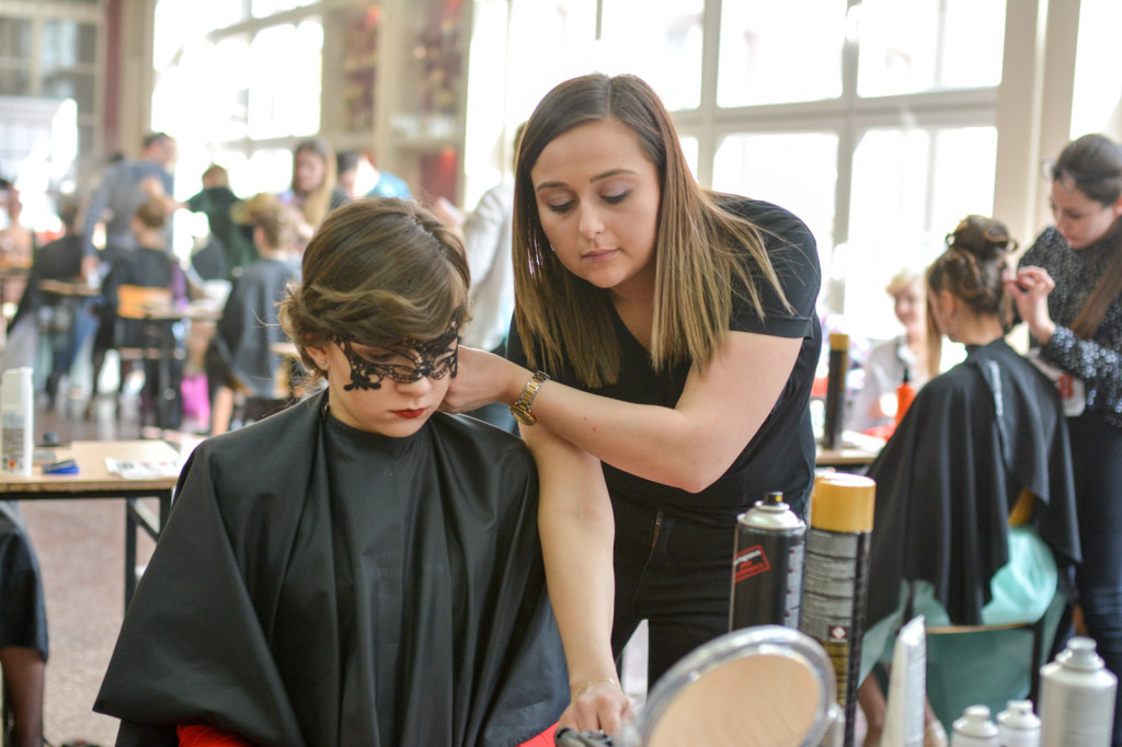 I Wojewódzka Olimpiada Fryzjerska w ZSB Brzeg [fotorelacja]