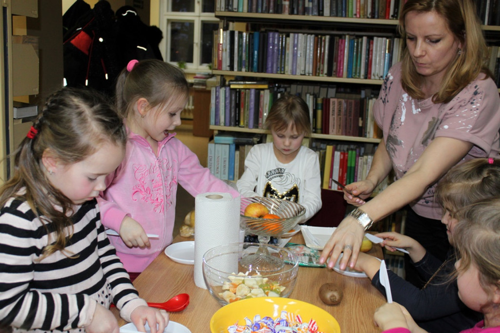 Czekoladowo-owocowe spotkanie z bajką