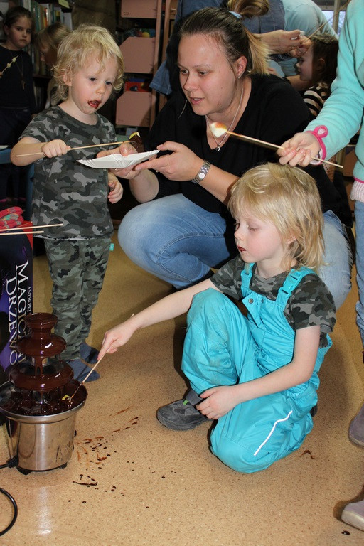 Czekoladowo-owocowe spotkanie z bajką