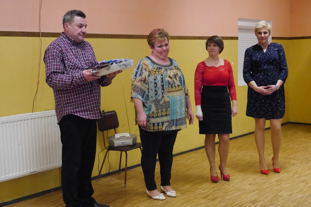 Zamiast do marketów - świętowały.