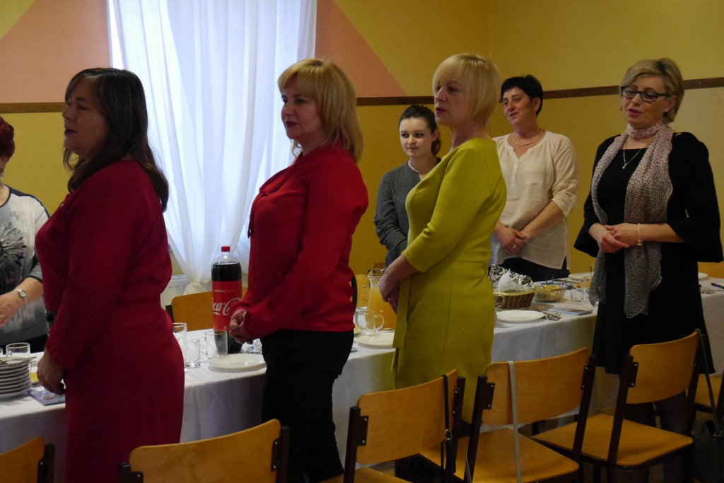 Zamiast do marketów - świętowały.