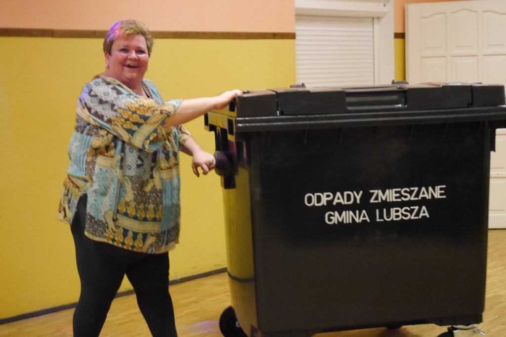 Zamiast do marketów - świętowały.