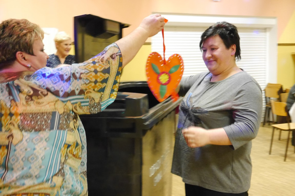 Zamiast do marketów - świętowały.