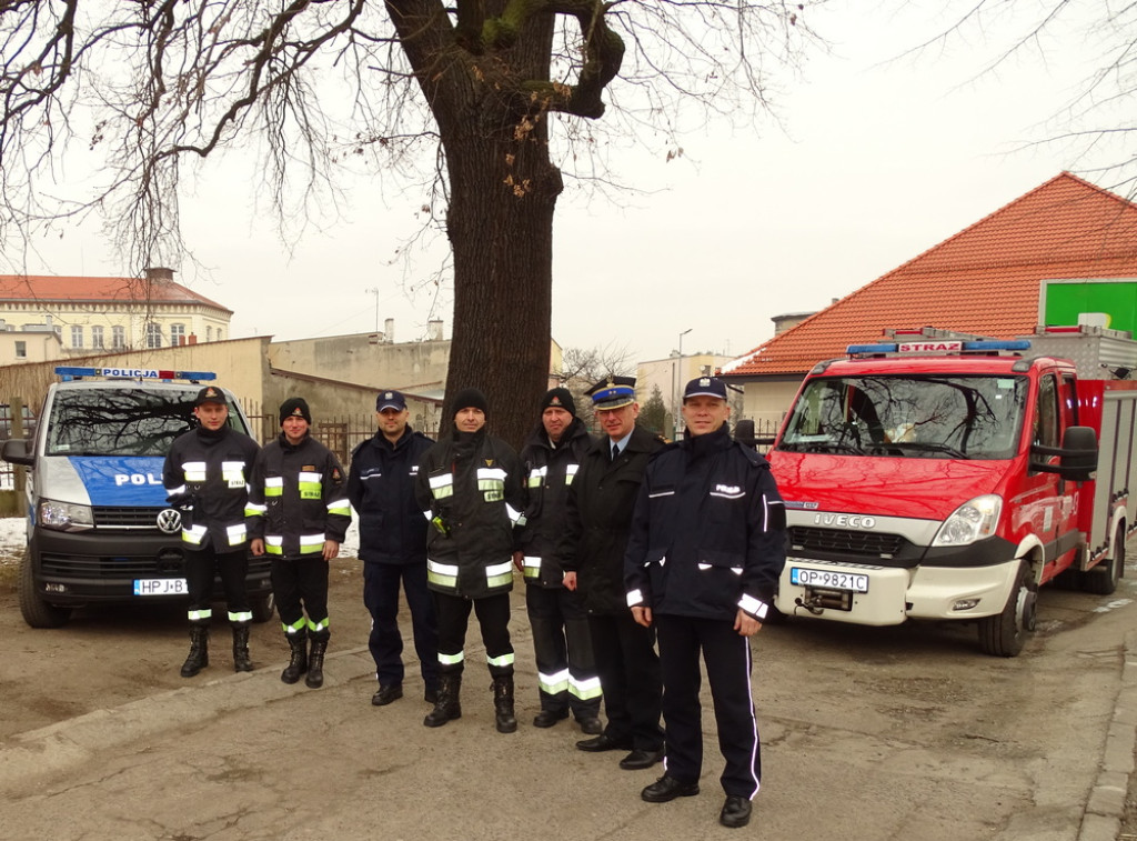 Policjanci i strażacy oddali 10 litrów krwi w ramach akcji `spoKREWnieni służbą