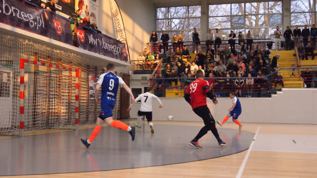 Zwycięstwo Gredaru po niezwykłym widowisku [fotorelacja]