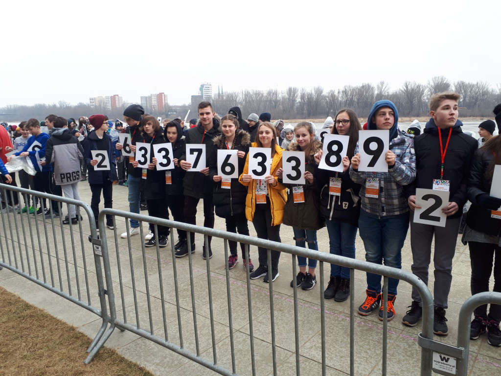 Uczniowie Szkoły Podstawowej w Lewinie Brzeskim pobili Rekord Guinnessa!