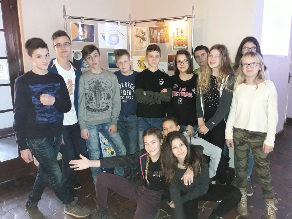 Siódmoklasiści z Ósemki w pracowniach eksperymentalnych