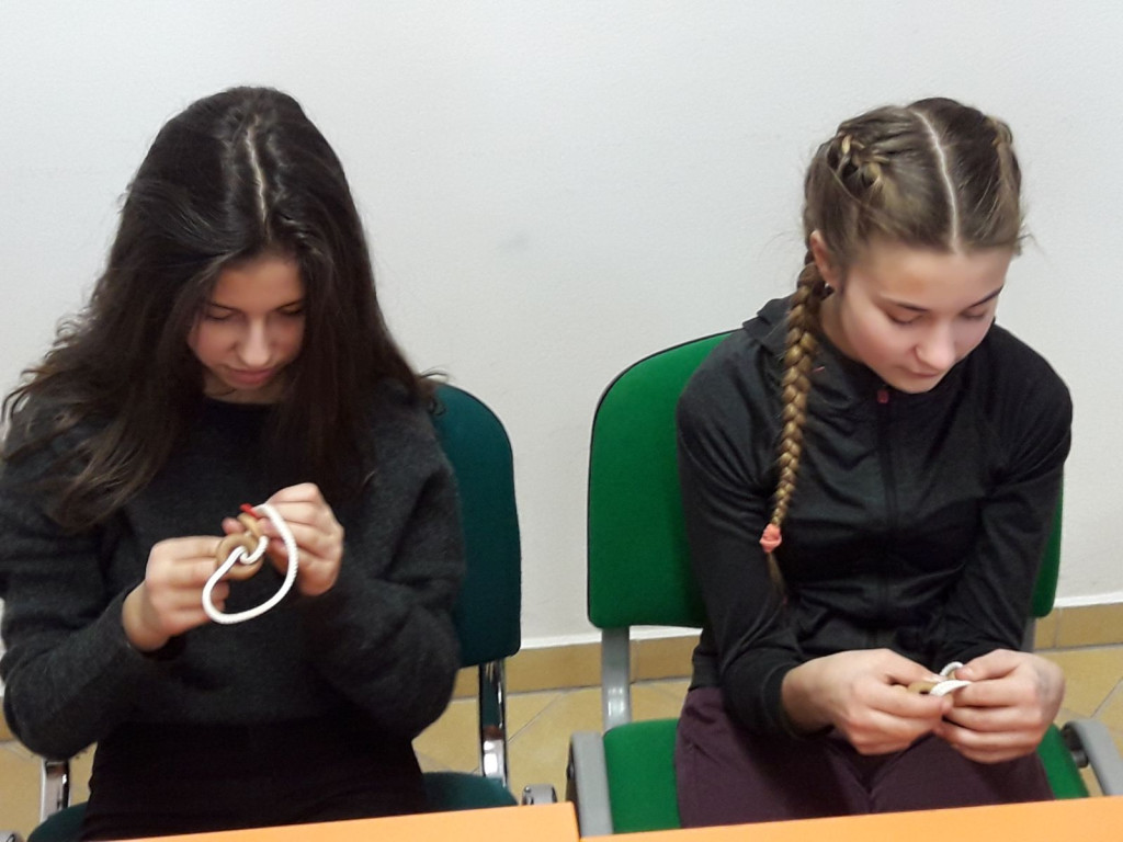 Siódmoklasiści z Ósemki w pracowniach eksperymentalnych