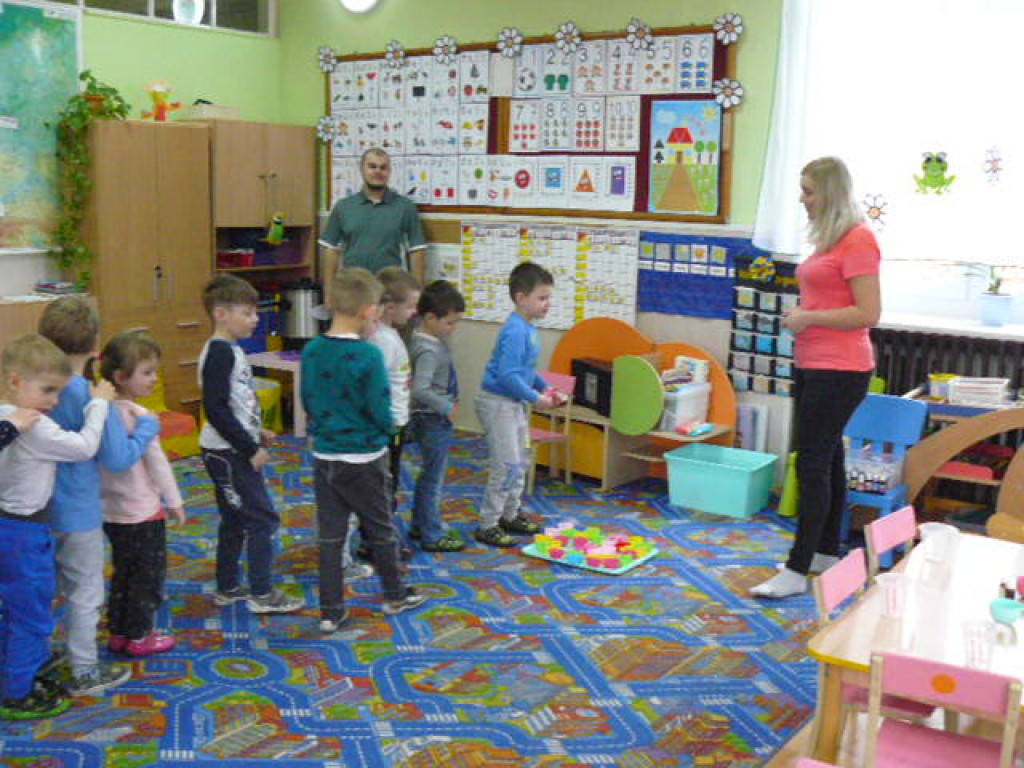 Wielkanocne warsztaty mydlarskie w przedszkolu w Krzyżowicach