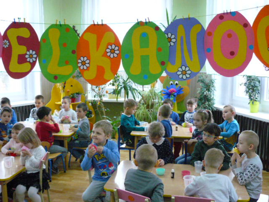 Wielkanocne warsztaty mydlarskie w przedszkolu w Krzyżowicach