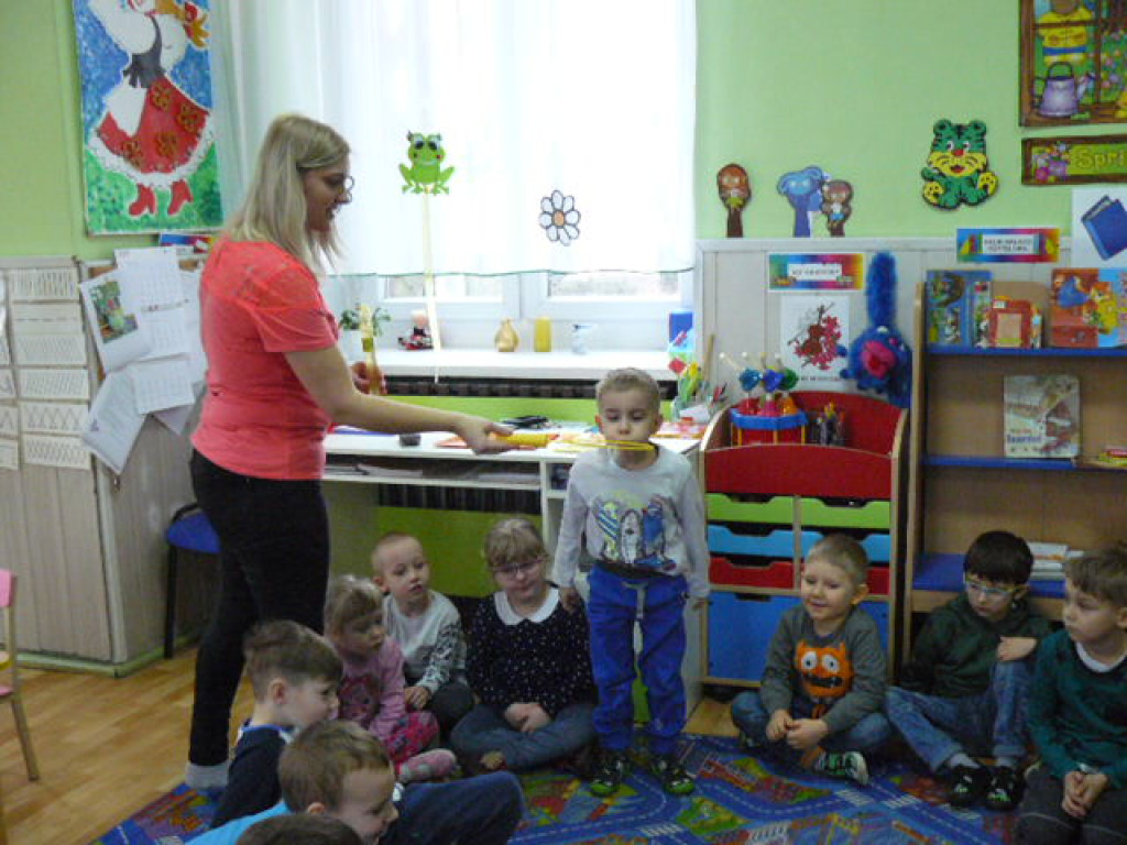 Wielkanocne warsztaty mydlarskie w przedszkolu w Krzyżowicach