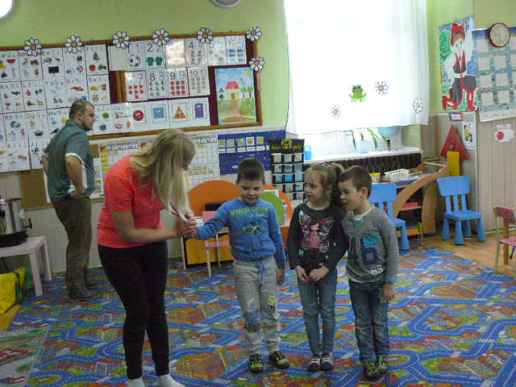 Wielkanocne warsztaty mydlarskie w przedszkolu w Krzyżowicach