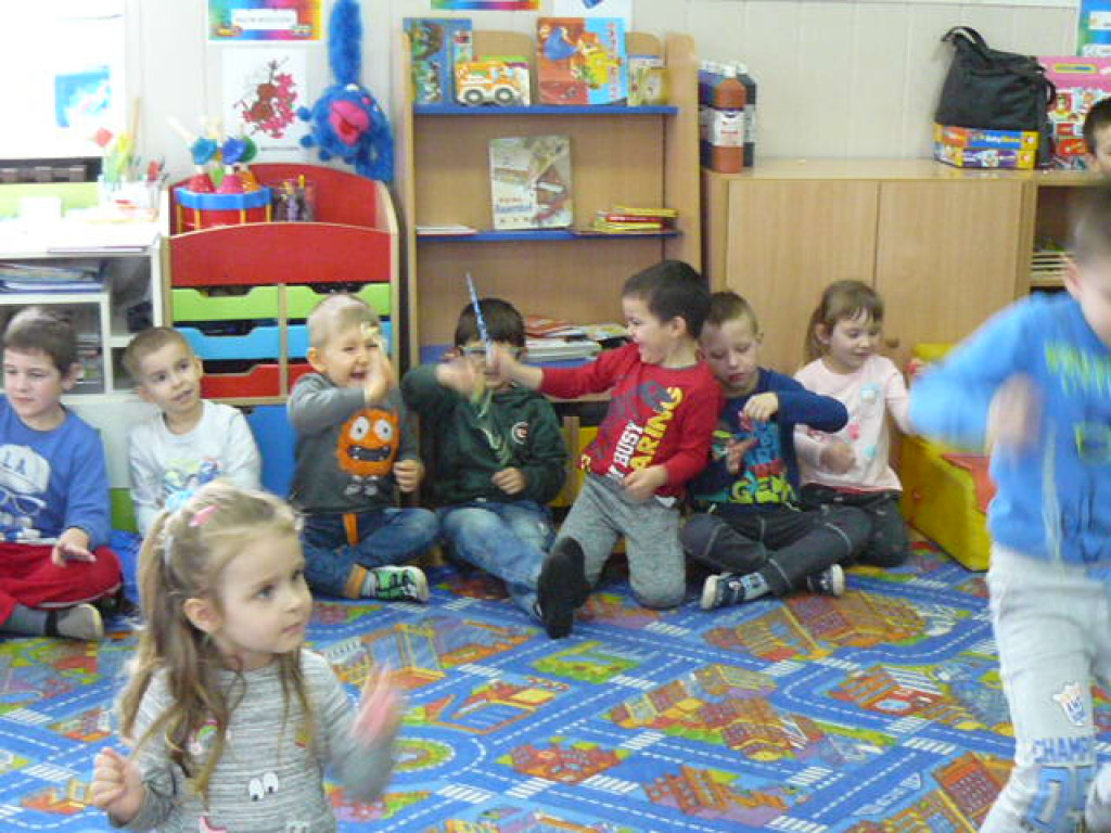 Wielkanocne warsztaty mydlarskie w przedszkolu w Krzyżowicach