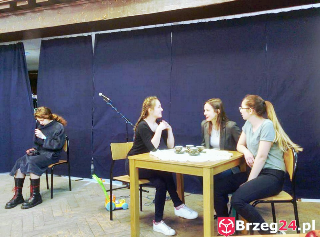 Festiwal Krzywych Bajek w Ekonomiku