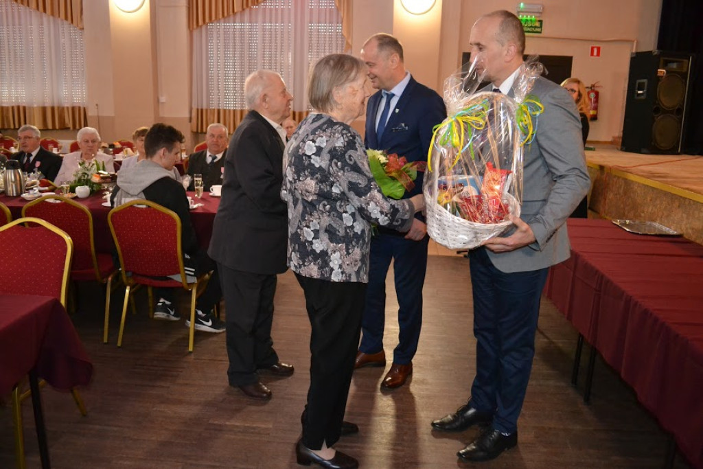 Uroczystość obchodzona dla uhonorowania długoletniego pożycia małżeńskiego