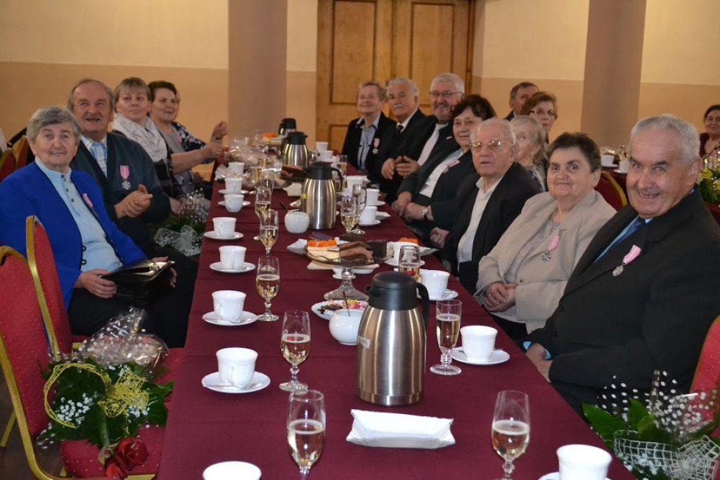 Uroczystość obchodzona dla uhonorowania długoletniego pożycia małżeńskiego