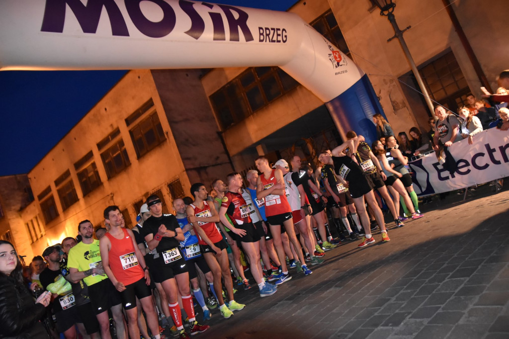 Kamil Karbowiak zwycięzcą Electrolux 3. Nocnej Dychy! [fotorelacja]