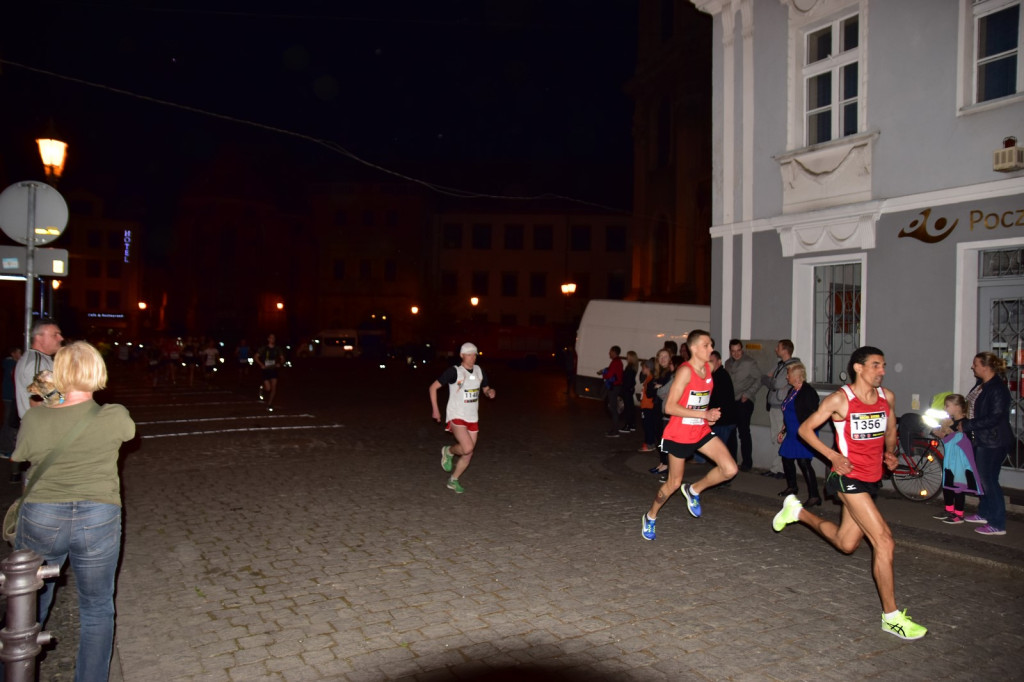 Kamil Karbowiak zwycięzcą Electrolux 3. Nocnej Dychy! [fotorelacja]