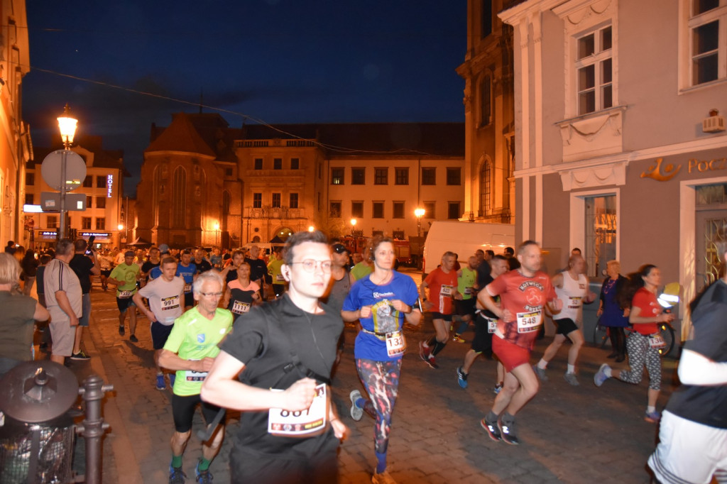 Kamil Karbowiak zwycięzcą Electrolux 3. Nocnej Dychy! [fotorelacja]