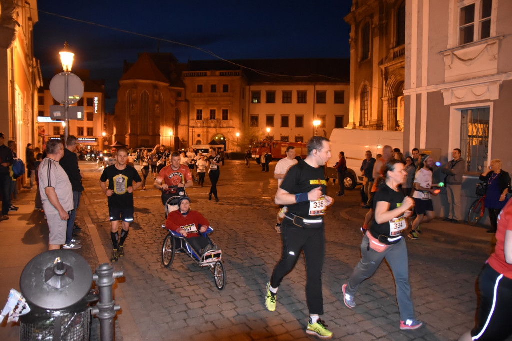 Kamil Karbowiak zwycięzcą Electrolux 3. Nocnej Dychy! [fotorelacja]