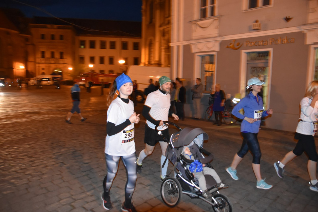 Kamil Karbowiak zwycięzcą Electrolux 3. Nocnej Dychy! [fotorelacja]