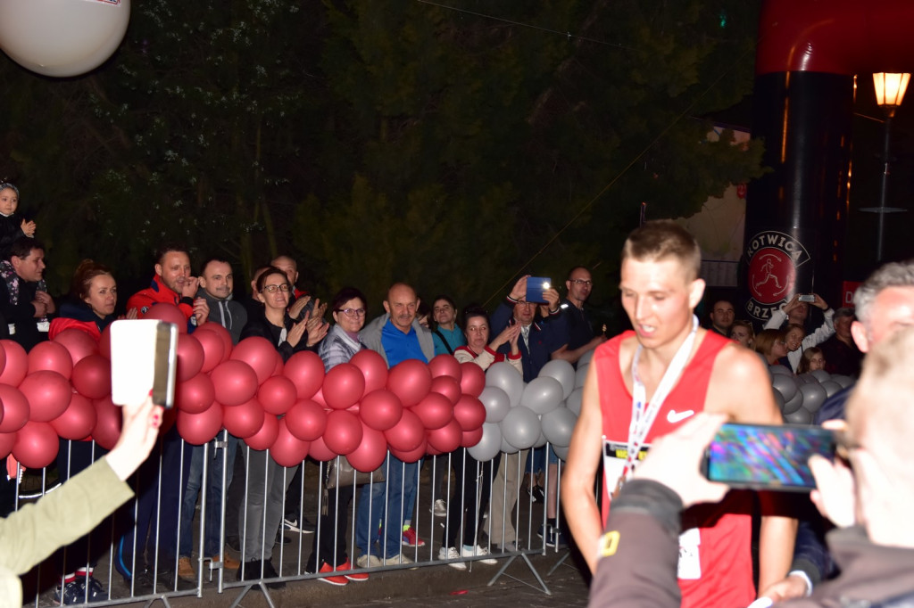 Kamil Karbowiak zwycięzcą Electrolux 3. Nocnej Dychy! [fotorelacja]