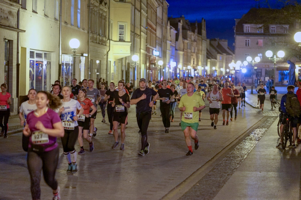 Kamil Karbowiak zwycięzcą Electrolux 3. Nocnej Dychy! [fotorelacja]