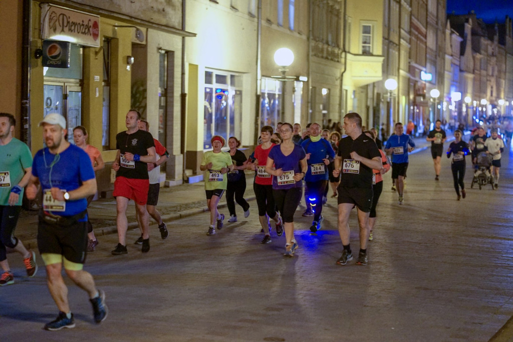 Kamil Karbowiak zwycięzcą Electrolux 3. Nocnej Dychy! [fotorelacja]