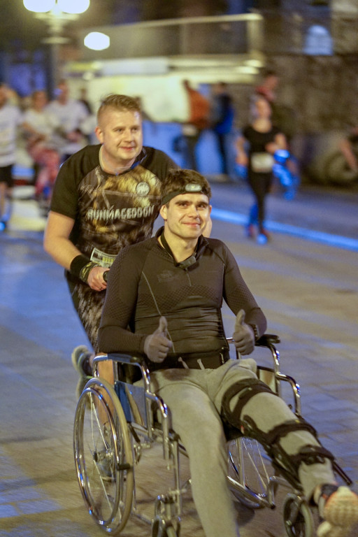 Kamil Karbowiak zwycięzcą Electrolux 3. Nocnej Dychy! [fotorelacja]