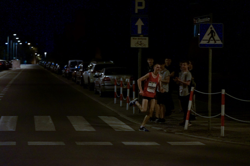 Kamil Karbowiak zwycięzcą Electrolux 3. Nocnej Dychy! [fotorelacja]