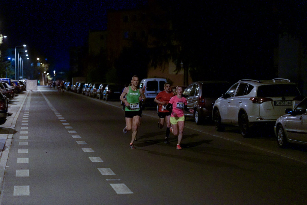 Kamil Karbowiak zwycięzcą Electrolux 3. Nocnej Dychy! [fotorelacja]