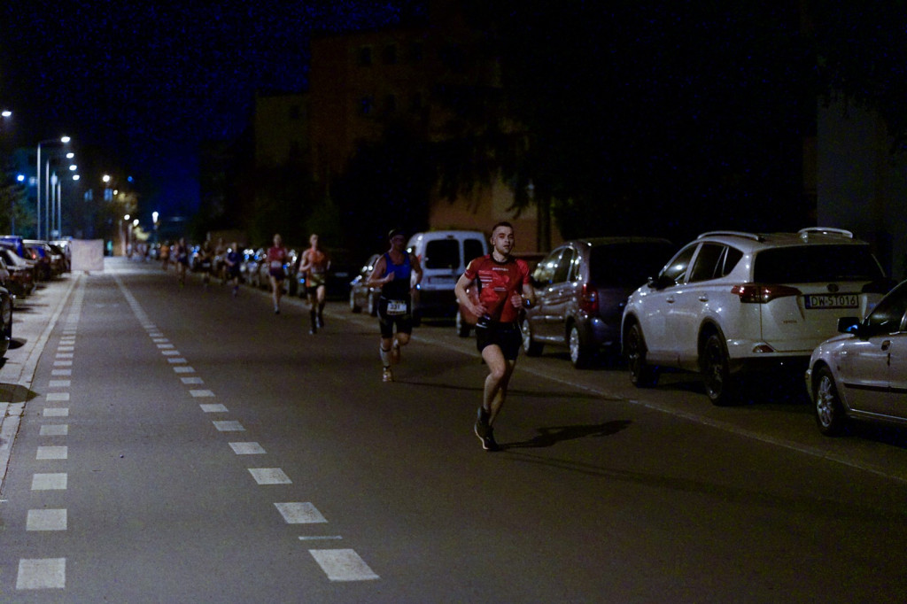 Kamil Karbowiak zwycięzcą Electrolux 3. Nocnej Dychy! [fotorelacja]