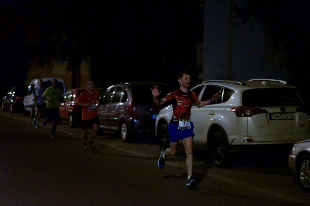 Kamil Karbowiak zwycięzcą Electrolux 3. Nocnej Dychy! [fotorelacja]