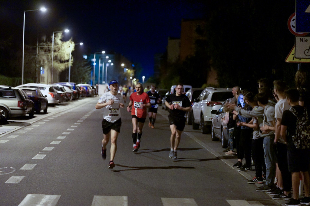 Kamil Karbowiak zwycięzcą Electrolux 3. Nocnej Dychy! [fotorelacja]