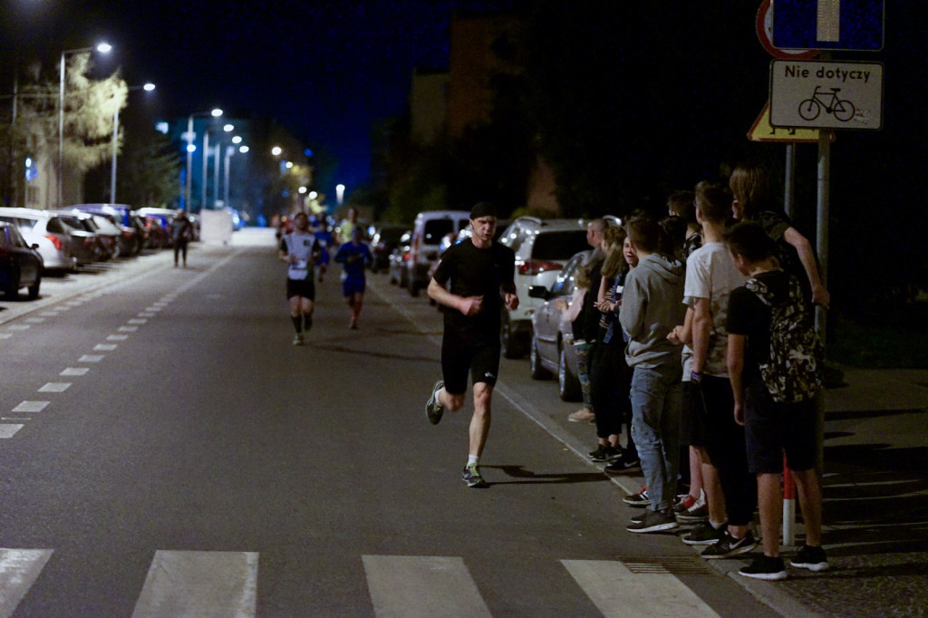 Kamil Karbowiak zwycięzcą Electrolux 3. Nocnej Dychy! [fotorelacja]