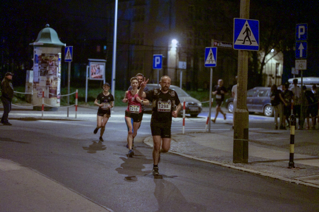 Kamil Karbowiak zwycięzcą Electrolux 3. Nocnej Dychy! [fotorelacja]