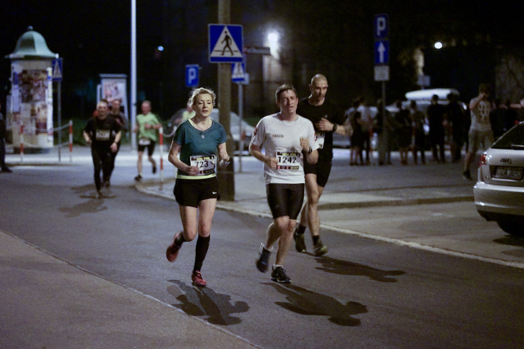 Kamil Karbowiak zwycięzcą Electrolux 3. Nocnej Dychy! [fotorelacja]