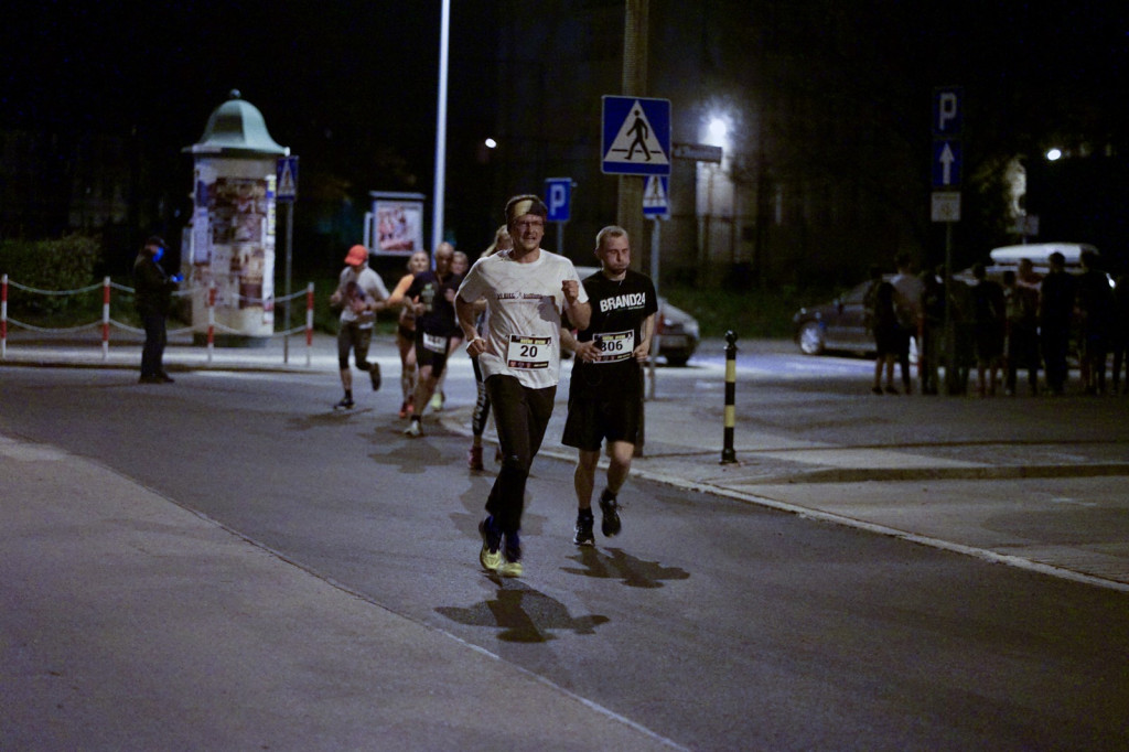 Kamil Karbowiak zwycięzcą Electrolux 3. Nocnej Dychy! [fotorelacja]